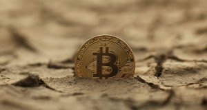 Bitcoin_cracked ground