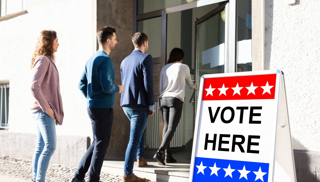 People lining up to vote