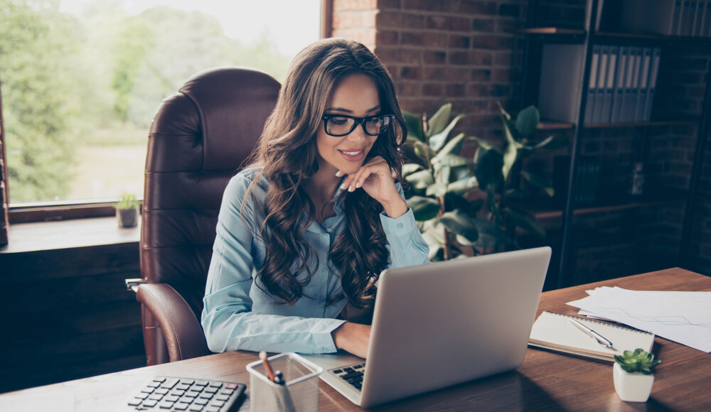 Chief Resilience Officer. Image of a woman reading emails pertaining to her Chief Resilience Officer role.