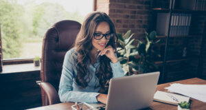 Chief Resilience Officer. Image of a woman reading emails pertaining to her Chief Resilience Officer role.